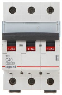 LE -403549 overcurrent switch. Typhase 40a type C Legrand - Picture 2